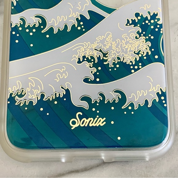 *SOLD* Tokyo Wave iPhone XS Case - Picture 4 of 6